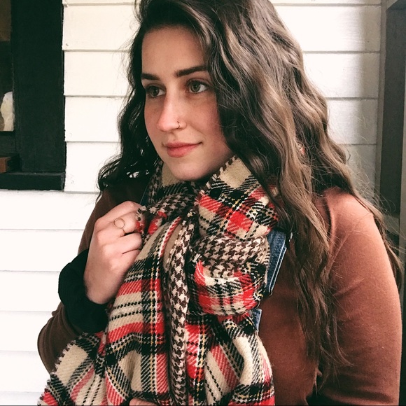 Plaid Chunky Scarf - Picture 3 of 6